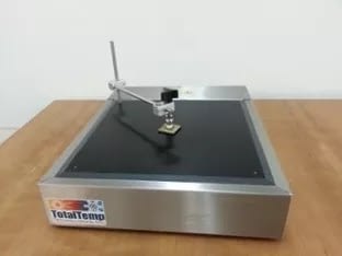 Low force single arm clamp thermal chamber window
